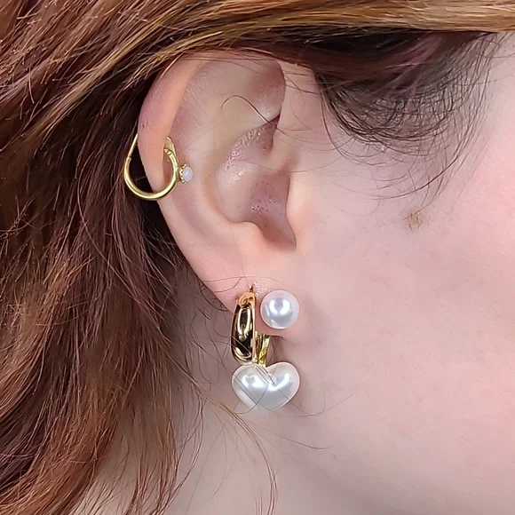 Pearl Heart Earrings White Gold Tone Lightweight Stud Brand New Hypoallergenic - Picture 1 of 5